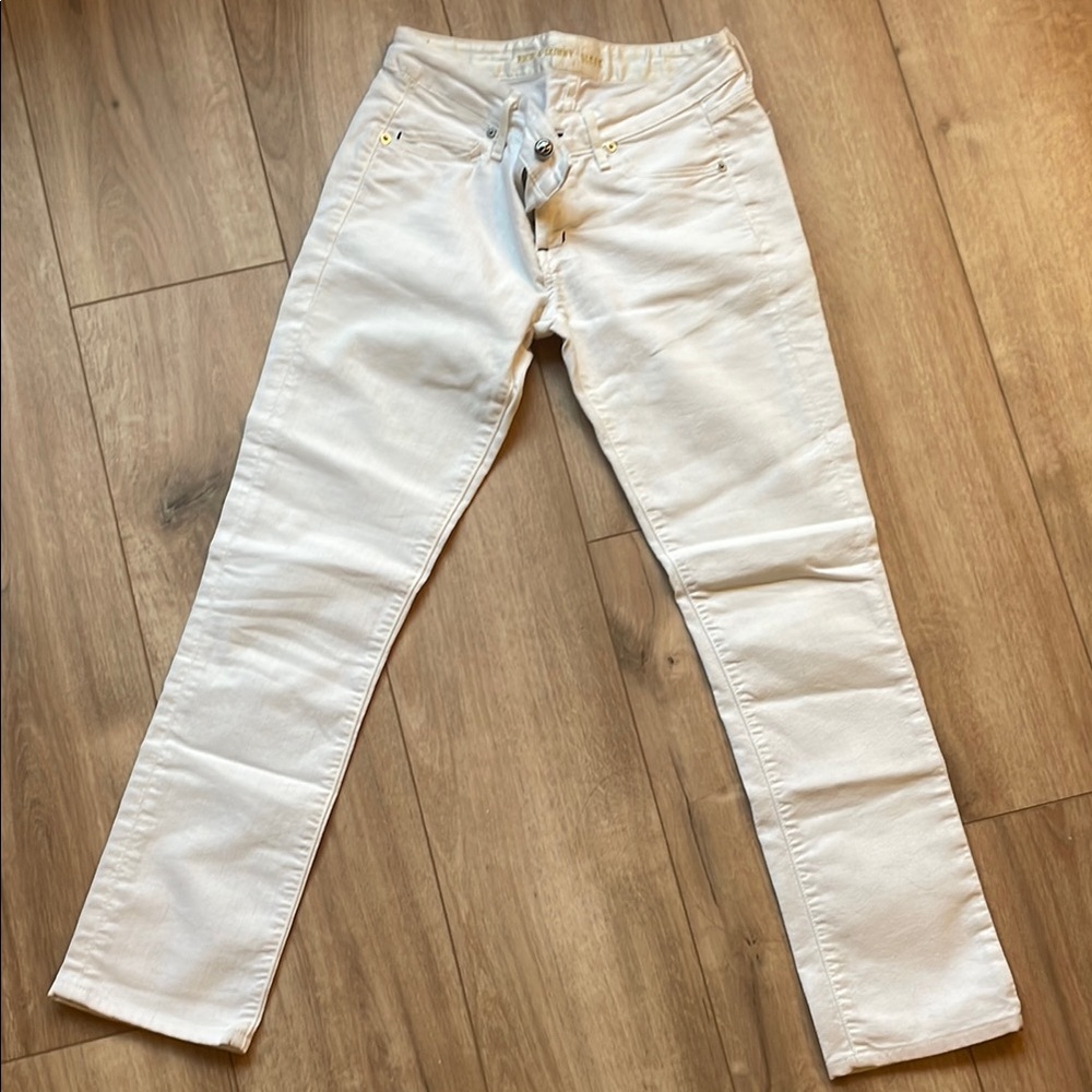 Women’s White Jeans
